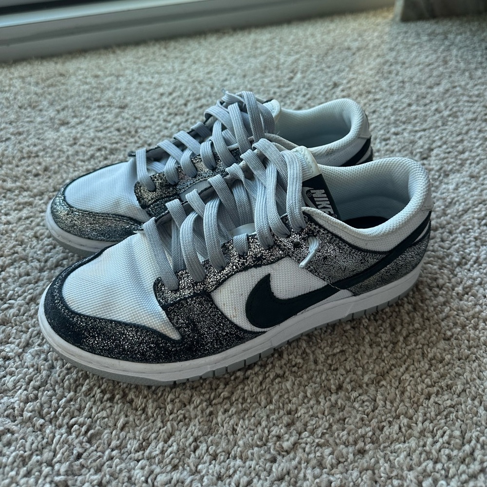 Nike dunk low shimmer silver metallic sneakers size 9 W / 7.5 M
